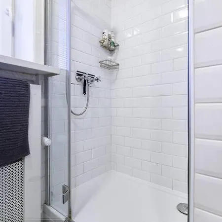 Cozy Urban Hideaway - With A Sauna!